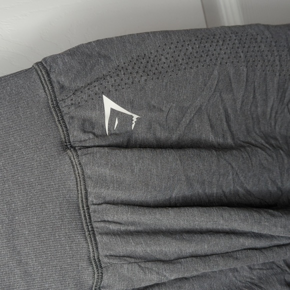 Gymshark Vital Seamless 2.0 Gray 2 in 1 Activewear Workout Shorts - Picture 2 of 13
